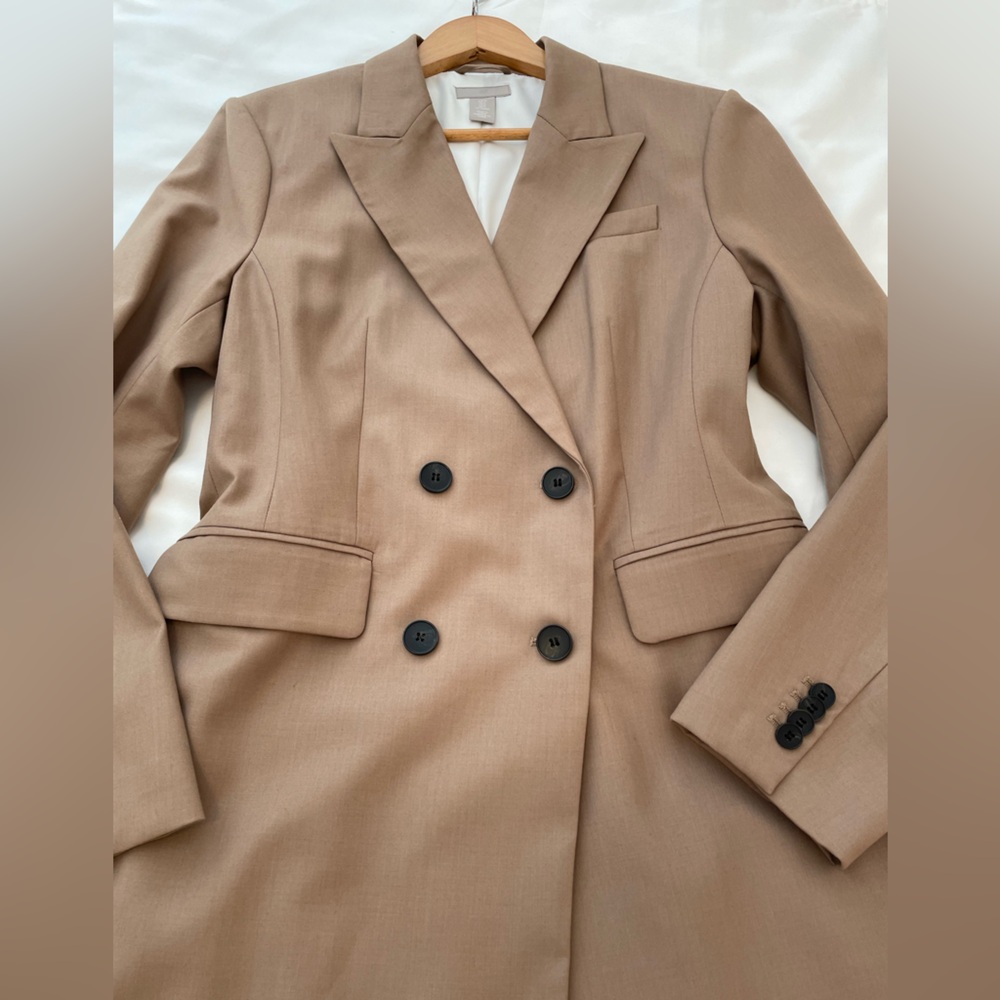H & M double breasted tan long blazer